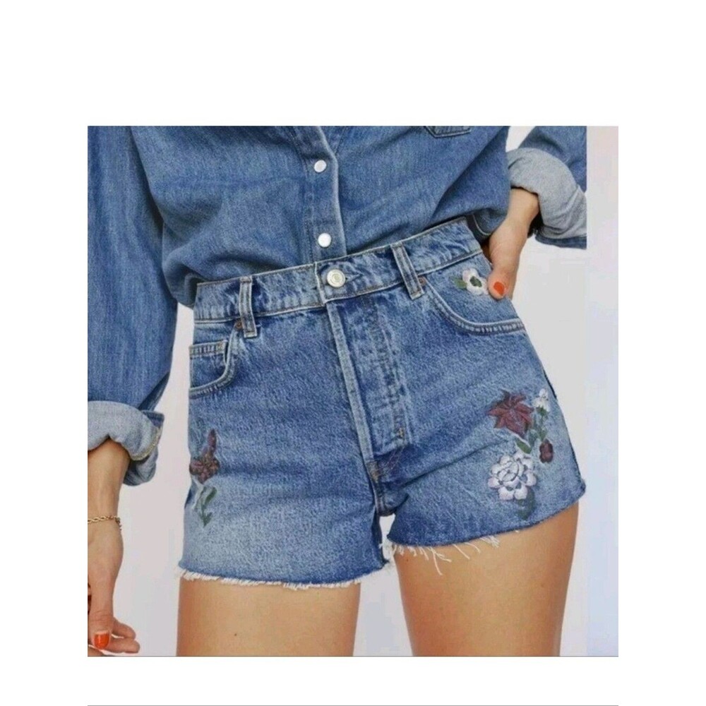 Reformation Jeans - Charlie High Rise Jean Short in Fauna Embroidery